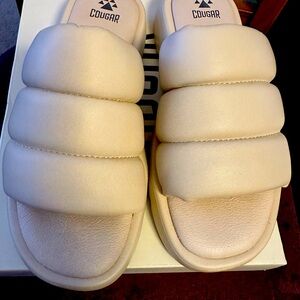 COUGAR leather sandal slides in Oyster 9M/40
